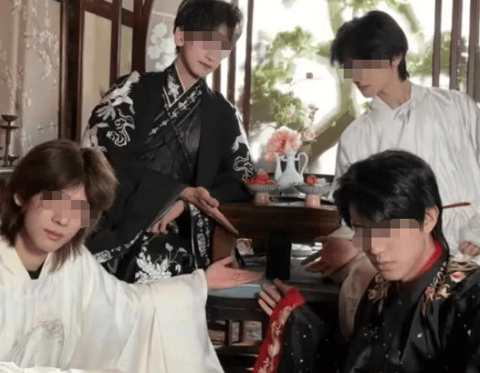 小时“恋爱”的年轻人们开元棋牌app花钱谈8(图5)